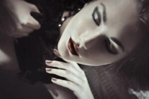 顔の黒ずみを解消するためのクリームはどれが効果的？